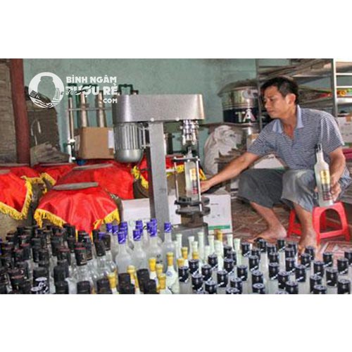 C&aacute;ch ph&acirc;n biệt rượu nấu v&agrave; rượu pha cồn | T&aacute;c hại của rượu giả