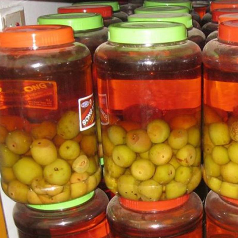 Ng&acirc;m rượu bằng b&igrave;nh nhựa
