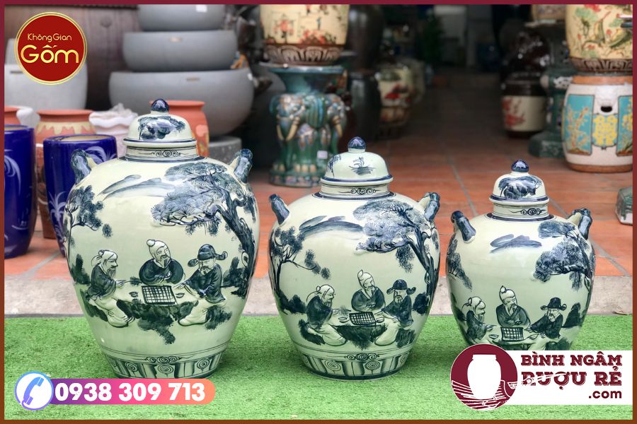 B&igrave;nh ng&acirc;m rượu vẽ tay họa tiết Tam L&atilde;o Chơi Cờ