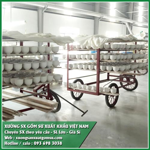 Địa chỉ sản xuất ấm ch&eacute;n tr&agrave;, b&aacute;t đĩa sứ b&aacute;t tr&agrave;ng cao cấp xuất khẩu