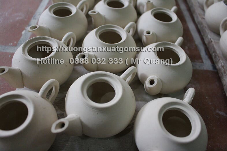 xuong-san-xuat-am-chen-in-lo-go-theo-yeu-cau