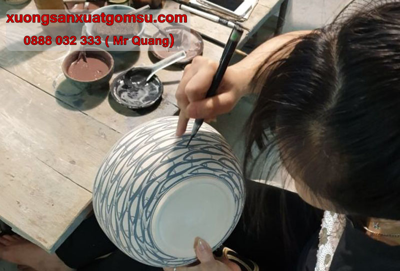 xuong-san-xuat-qua-tang-gom-su-bat-trang xuong-san-xuat-qua-tang-gom-su-bat-trang