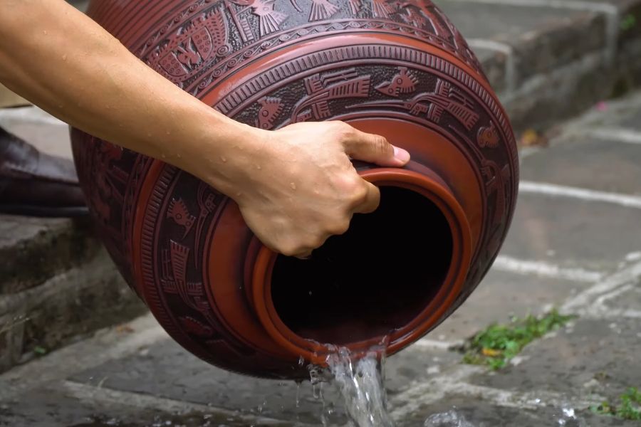 Vệ sinh chum s&agrave;nh sạch sẽ